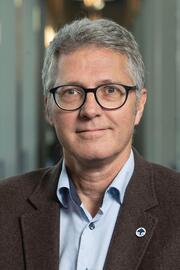 Invited Speakers - Kim G. Larsen